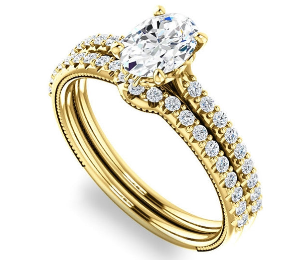 0.90ct (7.0x5.0mm) Oval  14K Yellow Gold Brilliant Round Accented Engagement Ring